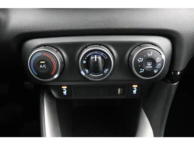 Toyota Yaris 1.5 VVT-i Dynamic 2021 Benzine 7