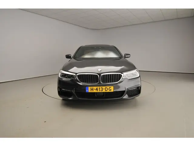 BMW 5 Serie Sedan 540i 2020 Benzine 5