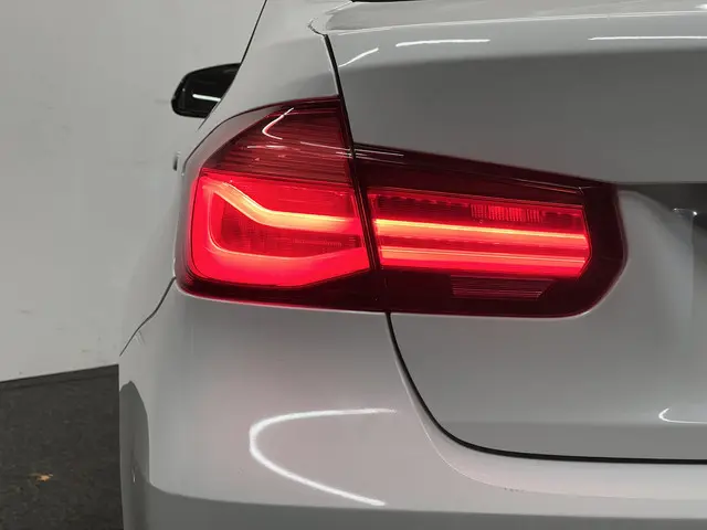 BMW 3 Serie 330i M Sport Edition 2018 Benzine 11