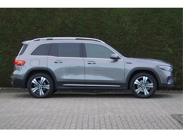 Mercedes-Benz EQB EQB 300 4MATIC 2022 Elektrisch 37