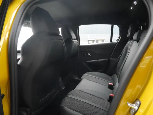 Peugeot 208 1.2 PureTech GT 2022 Benzine 11