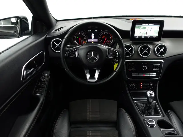Mercedes-Benz CLA 180 AMG Edition Plus- 2016 Benzine 6