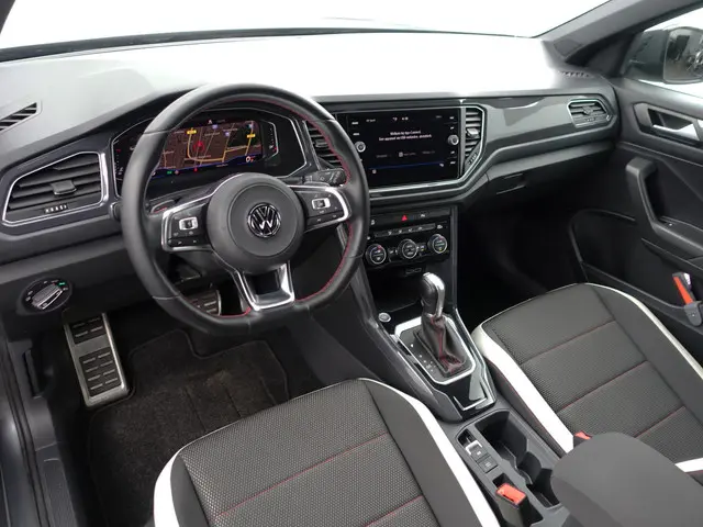 Volkswagen T-Roc 1.5 TSI R Line Sport Aut- 2019 Benzine 2