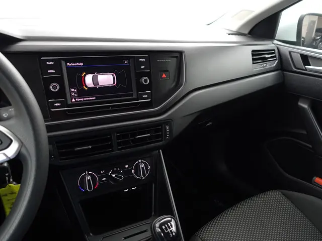 Volkswagen Taigo 1.0 TSI R Line- 2023 Benzine 8