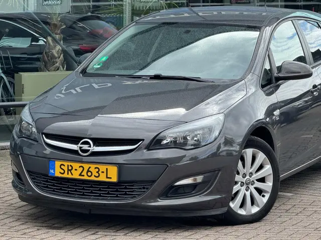 Opel Astra 1.4 Turbo Sport 2012 Leder/stof 2012 Benzine 14