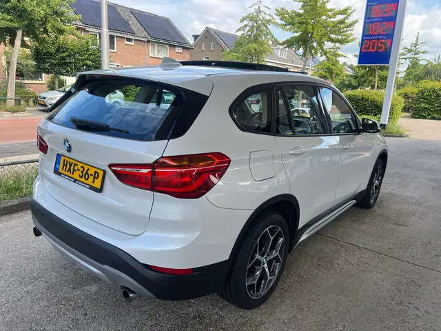 BMW X1 XDrive25i PANO,AUTOMAAT,PDC 2017 Benzine 9