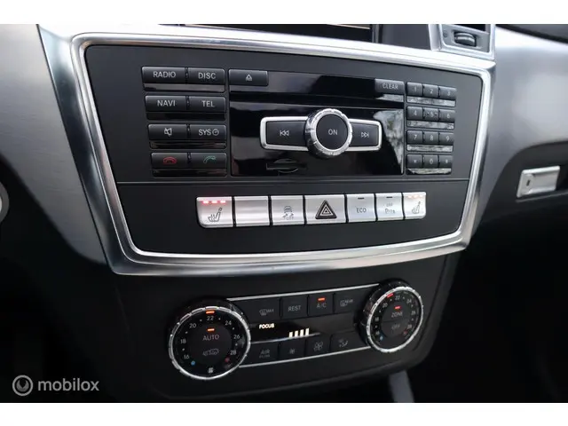 Mercedes-Benz M-Klasse 500 2013 Benzine 19