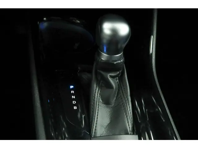 Toyota C-HR 1.8 Hybrid Bi-Tone 2017 Hybride Benzine 27