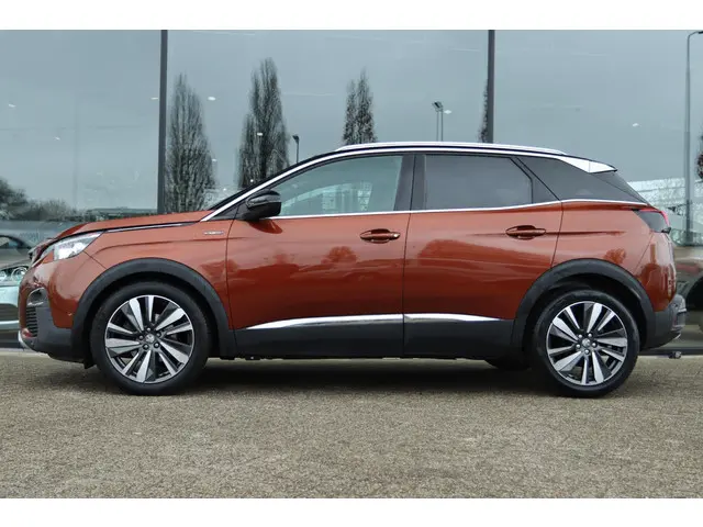 Peugeot 3008 1.2 PT GT LINE 2017 Benzine 12