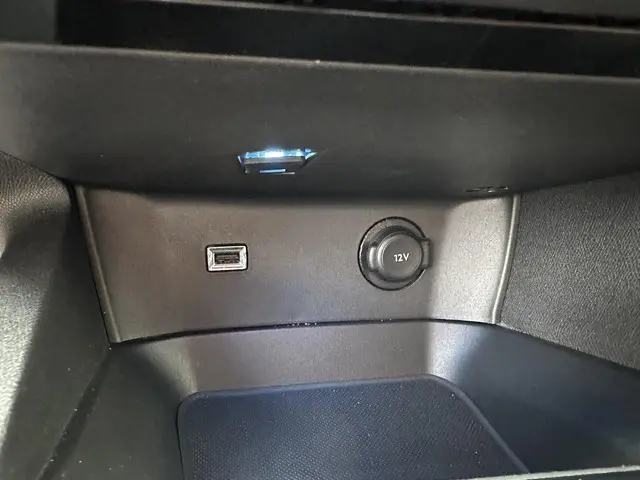 Peugeot 3008 1.6 HYbrid 225 GT 2023 Hybride Benzine 27