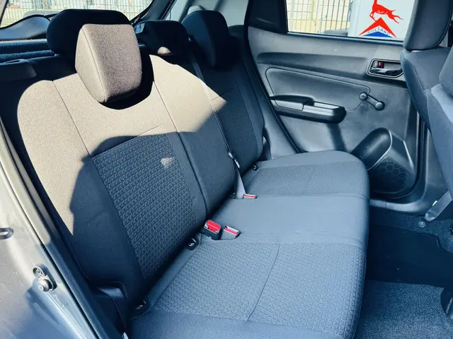 Suzuki Swift 1.2 SELECT 2019 Benzine 12