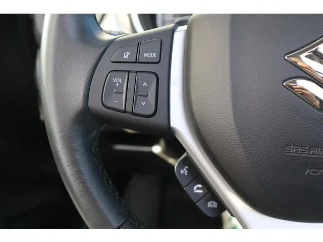 Suzuki Vitara 1.5 HYBRID STYLE 2022 Hybride Benzine 17