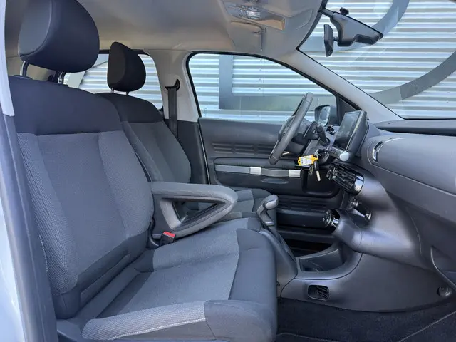 Citroën C4 Cactus 1.2 PureTech Shine 2015 Benzine 9