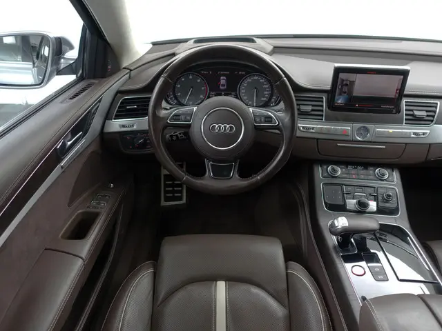 Audi A8 4.0 TFSI S8 Quattro Design selection- 2015 Benzine 6