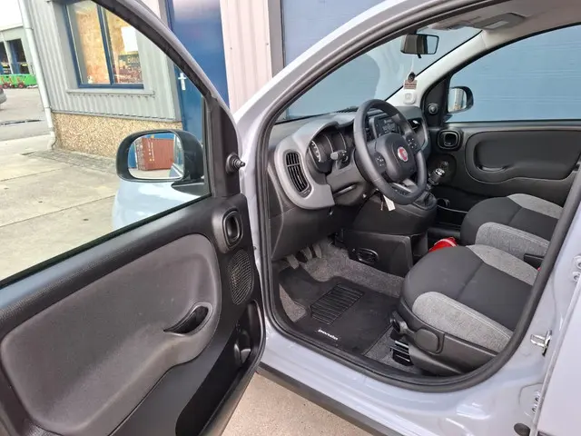 Fiat Panda 1.0 Hybrid City Life 2022 Benzine 17