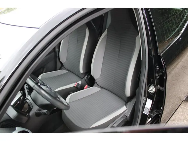 Toyota Aygo 1.0 VVT-i x-joy 2020 Benzine 15
