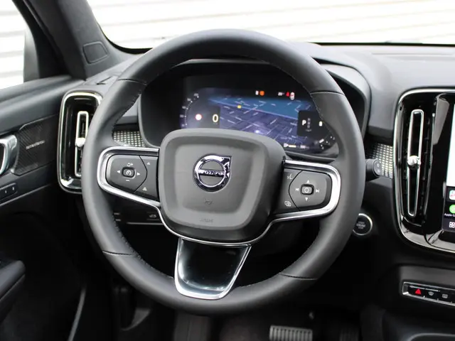 Volvo XC40 2.0 B4 Plus Black Edition 2025 Benzine 22