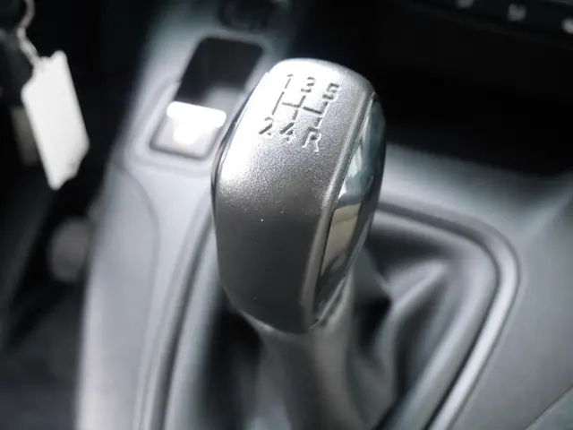 Peugeot Partner 1.5 BlueHDI Premium Long 2021 Diesel 26