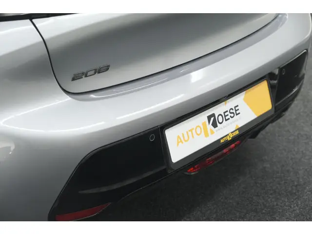 Peugeot 208 PureTech 100 Allure 2024 Benzine 26