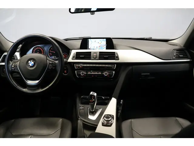 BMW 3 Serie 318i Essential | Automaat|Leder| 2016 Benzine 3