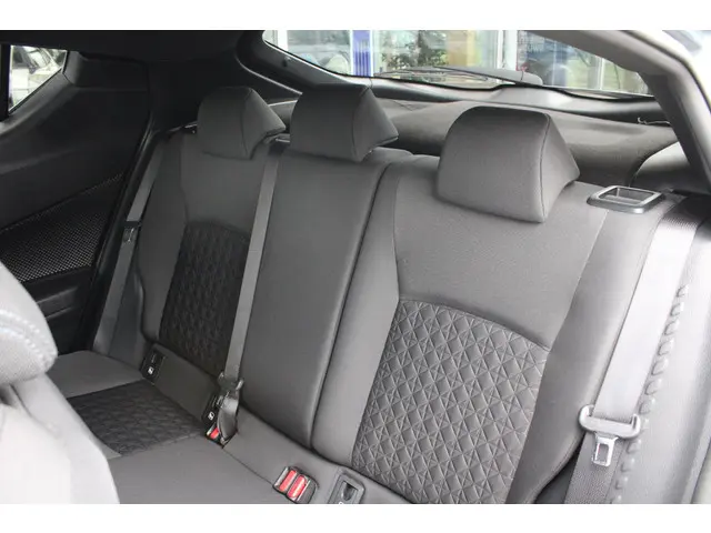 Toyota C-HR 2.0 Hybrid Style 2021 Hybride Benzine 13