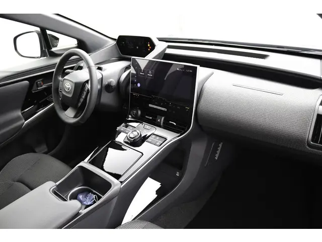 Toyota bZ4X Dynamic 71 kWh 2025 Elektrisch 50