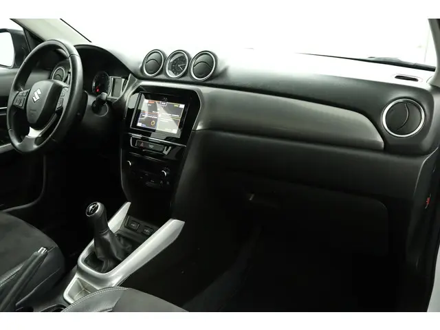 Suzuki Vitara 1.6 High Executive 2015 Benzine 42