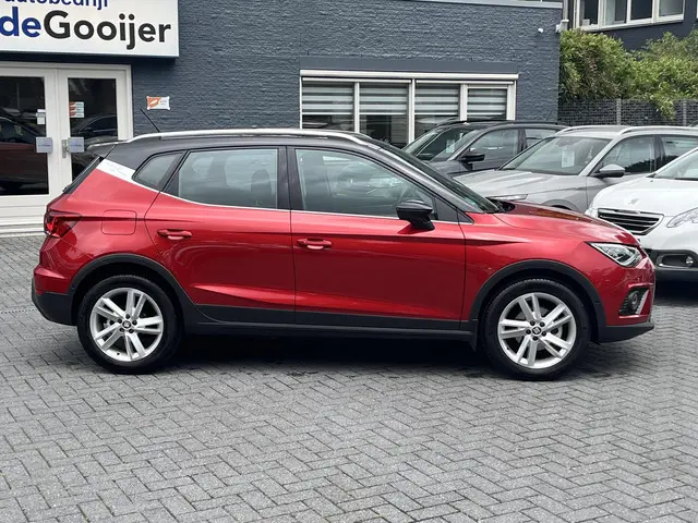 SEAT Arona 1.0 TSi DSG FR Business Intense 2021 Benzine 2