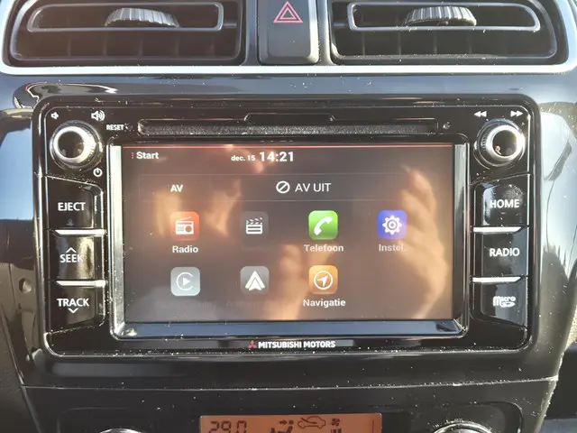 Mitsubishi Space Star 1.2 Nova 2021 Benzine 11