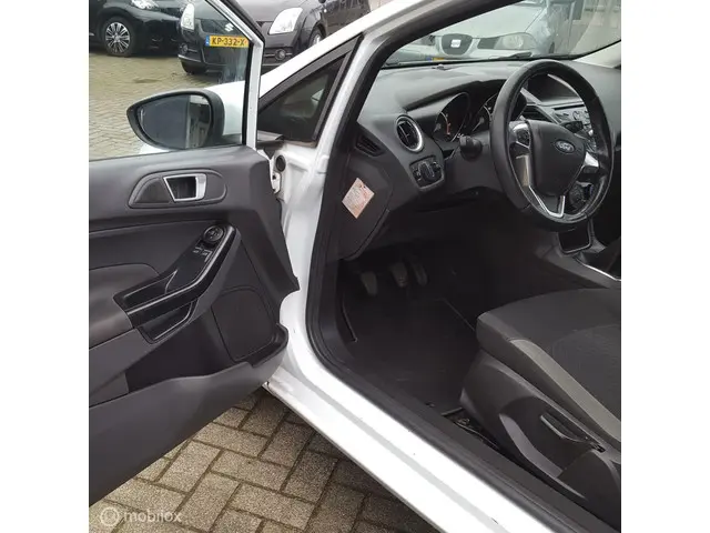 Ford Fiesta 1.25 / 145129 KM. AIRCO 2015 Benzine 11