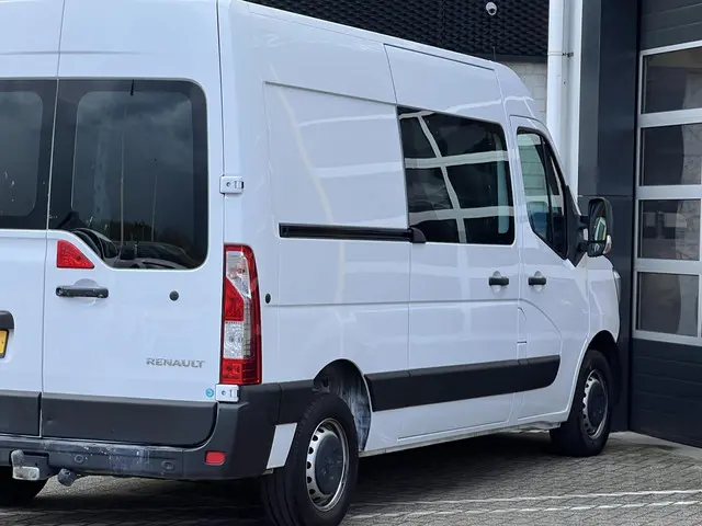 Renault Master T33 2.3 dCi 135 L2H2 Comfort 2021 Diesel 21