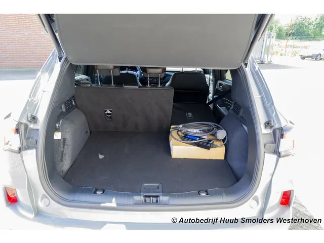 Ford Kuga 2.5 PHEV e-CVT ST-Line X 2022 Hybride Benzine 77