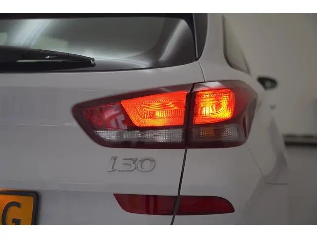 Hyundai i30 Wagon 1.4 [AC, Cruise, Led] 2017 Benzine 28