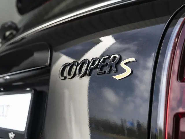 MINI Countryman SE ALL4 2022 Hybride Benzine 19