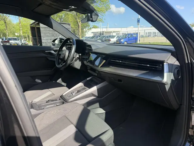 Audi A3 Sportback 35 TFSI S edition 2020 Benzine 26