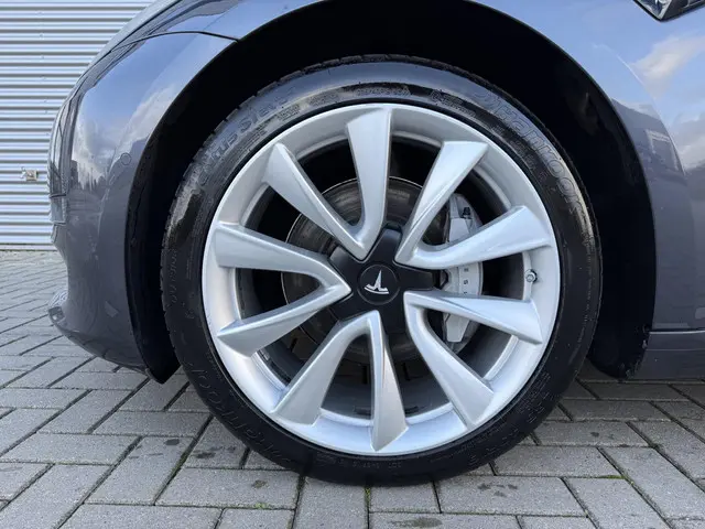 Tesla Model 3 Long Range AWD 75 kWh 2019 Elektrisch 37