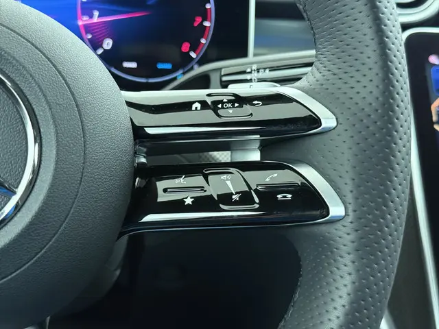 Mercedes-Benz C-Klasse 180 AMG Line 2024 Benzine 24