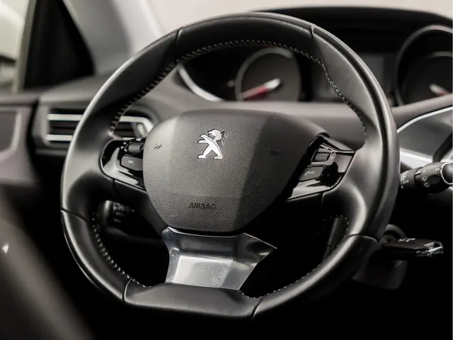 Peugeot 308 1.2 PureTech Sport 2019 Benzine 19