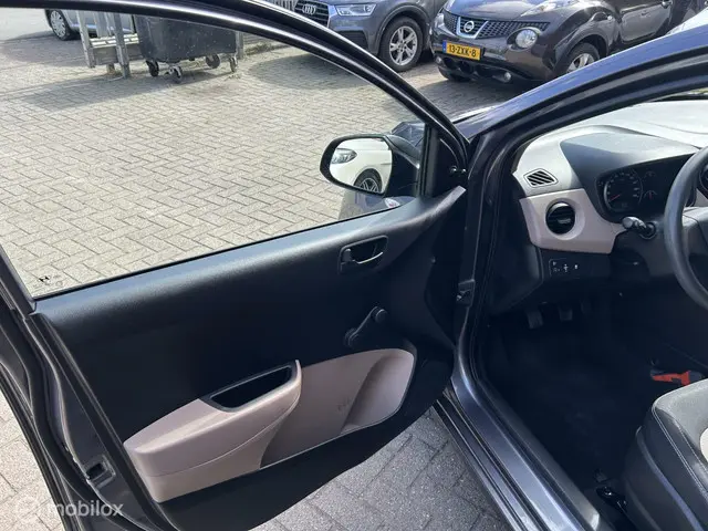 Hyundai i10 1.0i i-Motion Comfort 2014 Benzine 7