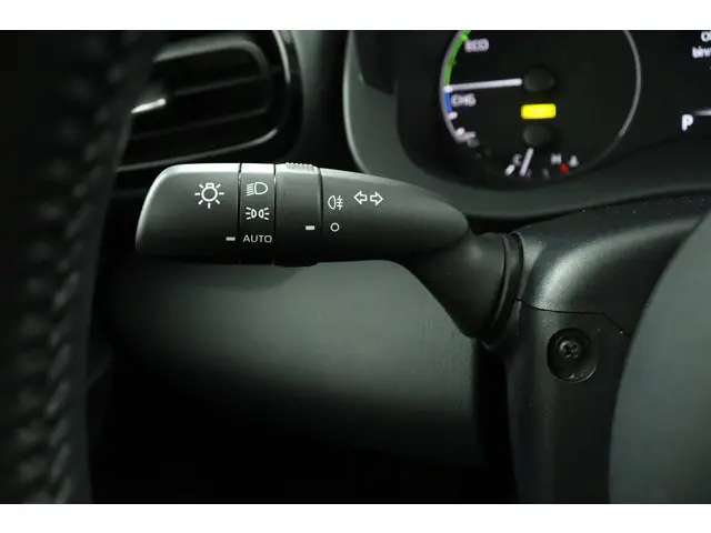 Toyota Yaris 1.5 Hybrid Active 2022 Hybride Benzine 29