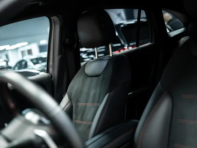 Mercedes-Benz GLA 200 AMG Line 2023 Benzine 22