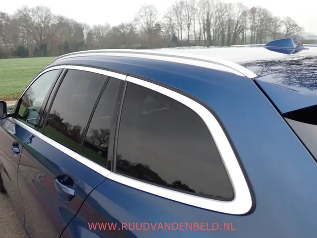 BMW 3 Serie Touring 320e 2022 Hybride Benzine 36