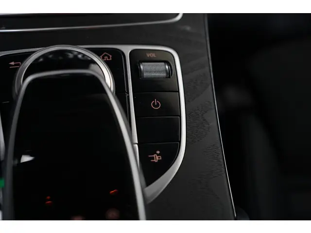Mercedes-Benz C-Klasse Cabrio 180 AMG Line 2023 Benzine 34