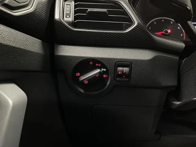 Volkswagen T-Cross 1.0 TSI Life 2021 Benzine 36