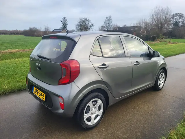 Kia Picanto 2023 27.615km 5drs 2023 Benzine 16