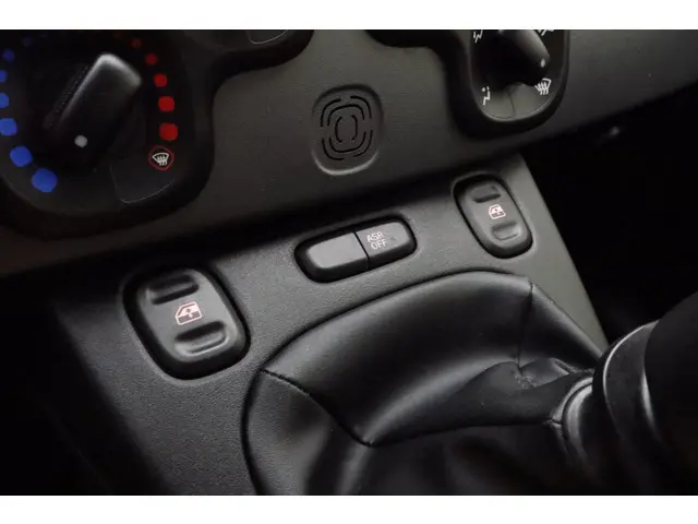Fiat Panda 1.0 Hybrid City Life 2022 Benzine 17