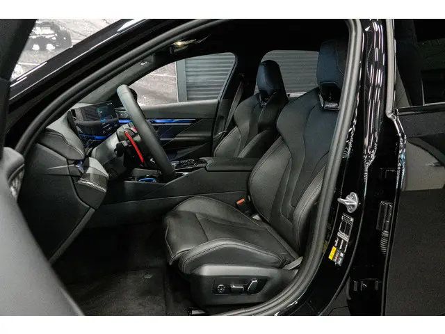 BMW M5 5-serie 2025 Hybride Benzine 3