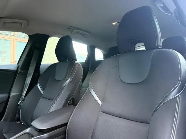 Volvo V40 2.0 T3 Nordic+ 114.000km dealer oh 2016 Benzine 11