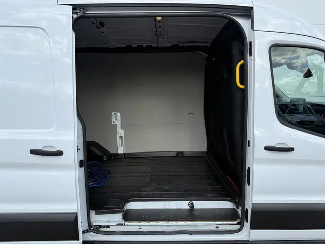 Ford E-Transit 75kWh 184PK 2023 Elektrisch 10