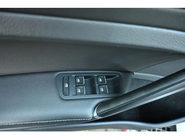 Volkswagen Golf 1.4 TSI GTE 2015 Hybride Benzine 32